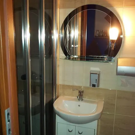 Euro Hostel *