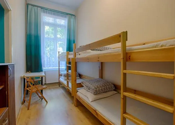 بيت شباب Euro *